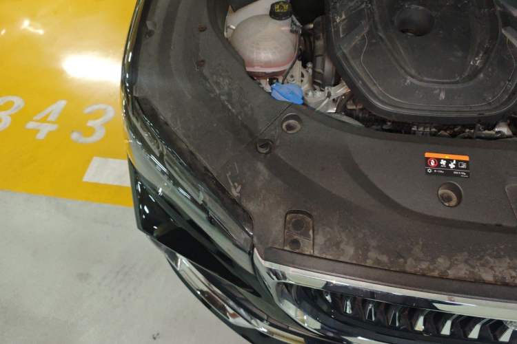 Used Geely Auto Monjaro L 2023 2.0TD High-Power Automatic Two-Wheel Drive Flagship Version Engine Bay Right