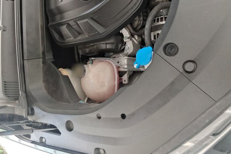 Used Geely Auto Monjaro L 2023 2.0TD High-Power Automatic Two-Wheel Drive Flagship Version Engine Bay Right