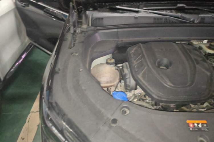 Used Geely Auto Monjaro L 2023 2.0TD High-Power Automatic Two-Wheel Drive Flagship Version Engine Bay Right