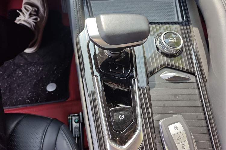 Used Geely Auto Monjaro L 2023 2.0TD High-Power Automatic Two-Wheel Drive Flagship Version Gear Lever