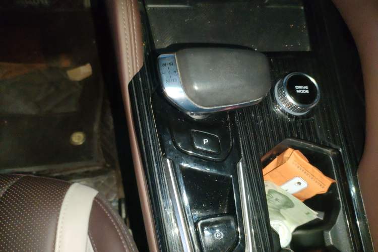 Used Geely Auto Monjaro L 2023 2.0TD High-Power Automatic Two-Wheel Drive Flagship Version Gear Lever