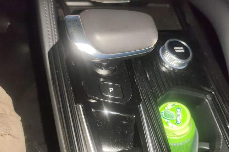 Used Geely Auto Monjaro L 2023 2.0TD High-Power Automatic Two-Wheel Drive Flagship Version Gear Lever