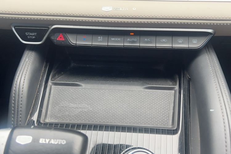 Used Geely Auto Monjaro L 2023 2.0TD High-Power Automatic Two-Wheel Drive Flagship Version Interior 4