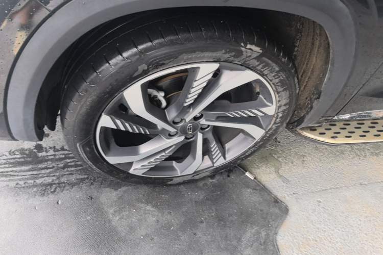 Used Geely Auto Monjaro L 2023 2.0TD High-Power Automatic Two-Wheel Drive Flagship Version Left Front Wheel Hub