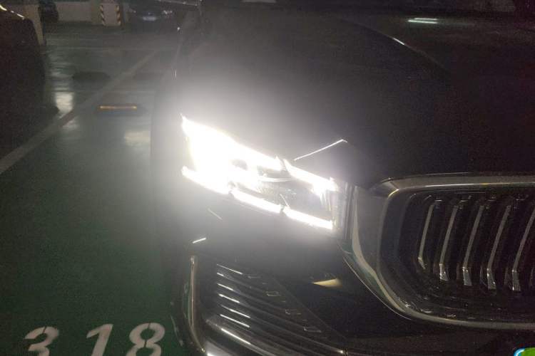 Used Geely Auto Monjaro L 2023 2.0TD High-Power Automatic Two-Wheel Drive Flagship Version Right Front Headlight