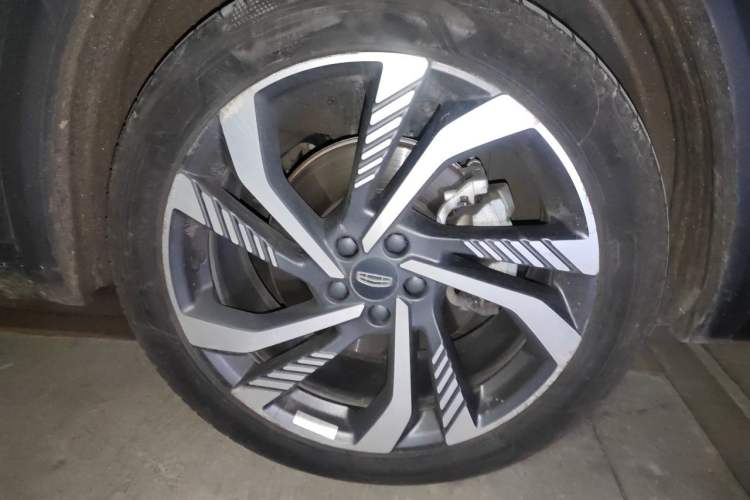 Used Geely Auto Monjaro L 2023 2.0TD High-Power Automatic Two-Wheel Drive Flagship Version Right Front Wheel Hub