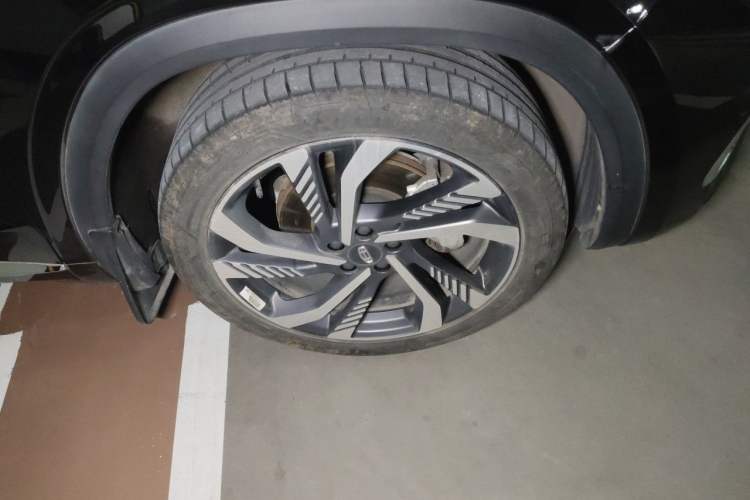Used Geely Auto Monjaro L 2023 2.0TD High-Power Automatic Two-Wheel Drive Flagship Version Right Front Wheel Hub