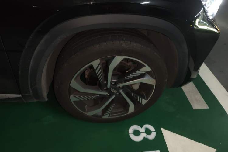 Used Geely Auto Monjaro L 2023 2.0TD High-Power Automatic Two-Wheel Drive Flagship Version Right Front Wheel Hub