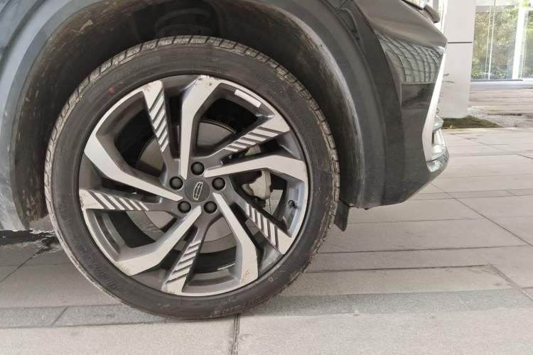 Used Geely Auto Monjaro L 2023 2.0TD High-Power Automatic Two-Wheel Drive Flagship Version Right Front Wheel Hub
