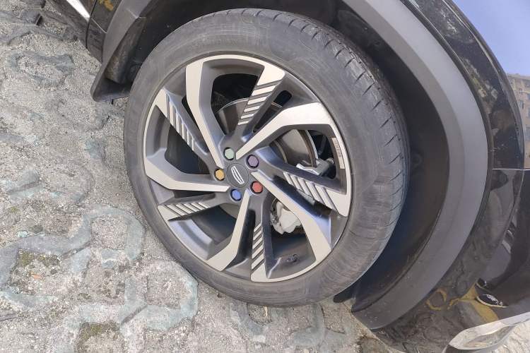 Used Geely Auto Monjaro L 2023 2.0TD High-Power Automatic Two-Wheel Drive Flagship Version Right Front Wheel Hub