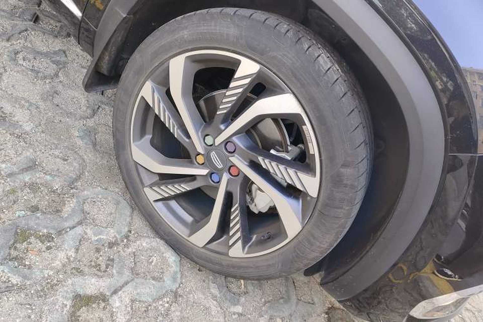 Used Geely Auto Monjaro L 2023 2.0TD High-Power Automatic Two-Wheel Drive Flagship Version Right Front Wheel Hub