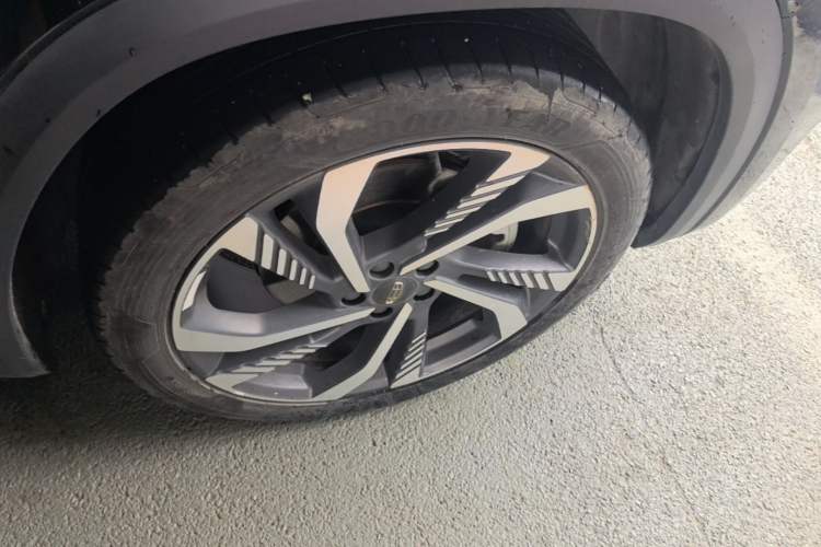 Used Geely Auto Monjaro L 2023 2.0TD High-Power Automatic Two-Wheel Drive Flagship Version Right Rear Wheel Hub