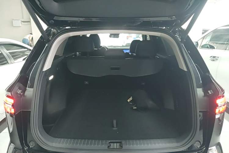 Used Geely Auto Monjaro L 2023 2.0TD High-Power Automatic Two-Wheel Drive Flagship Version Trunk