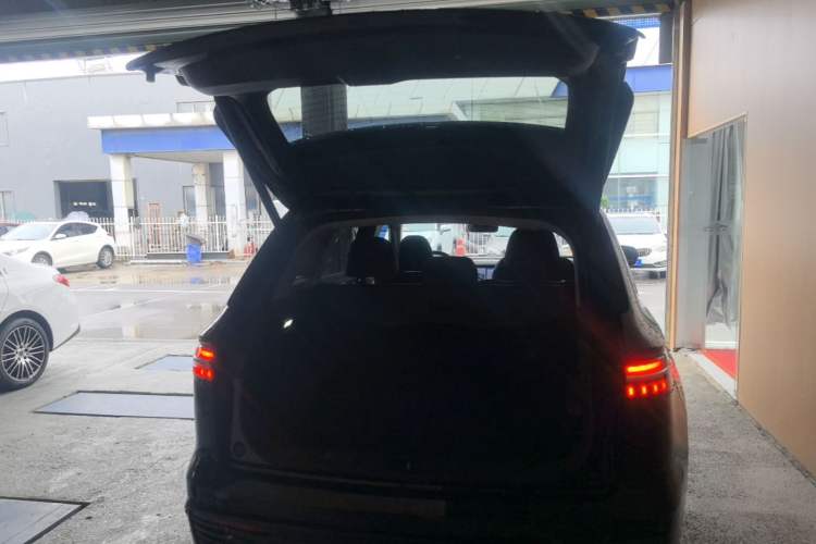 Used Geely Auto Monjaro L 2023 2.0TD High-Power Automatic Two-Wheel Drive Flagship Version Trunk