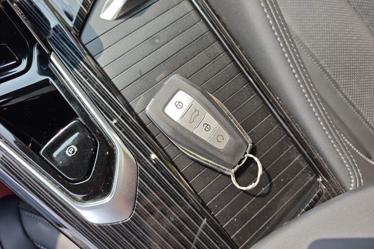 Used Geely Auto Monjaro L 2023 2.0TD High-Power Automatic Two-Wheel Drive Flagship Version Vehicle Key