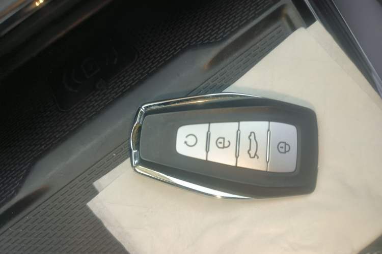 Used Geely Auto Monjaro L 2023 2.0TD High-Power Automatic Two-Wheel Drive Flagship Version Vehicle Key