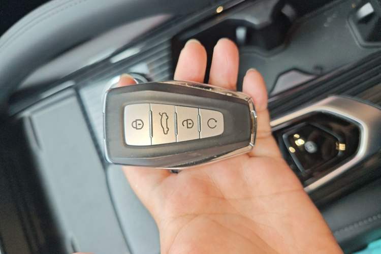 Used Geely Auto Monjaro L 2023 2.0TD High-Power Automatic Two-Wheel Drive Flagship Version Vehicle Key