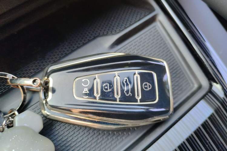 Used Geely Auto Monjaro L 2023 2.0TD High-Power Automatic Two-Wheel Drive Flagship Version Vehicle Key