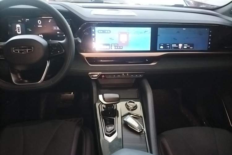 Used Geely Auto Monjaro L 2023 2.0TD High-Power Automatic Two-Wheel Drive Flagship Version Audio And AC Panel