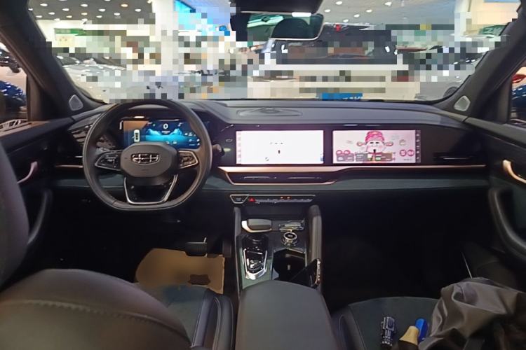 Used Geely Auto Monjaro L 2023 2.0TD High-Power Automatic Two-Wheel Drive Flagship Version Center Console