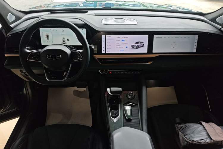 Used Geely Auto Monjaro L 2023 2.0TD High-Power Automatic Two-Wheel Drive Flagship Version Center Console
