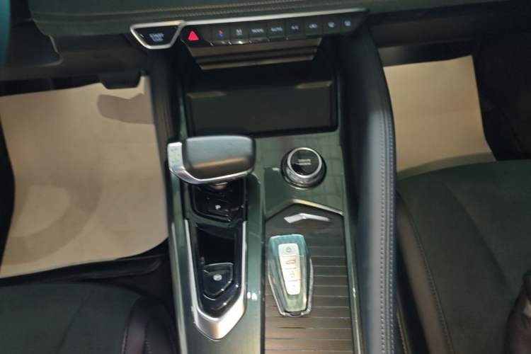 Used Geely Auto Monjaro L 2023 2.0TD High-Power Automatic Two-Wheel Drive Flagship Version Gear Lever