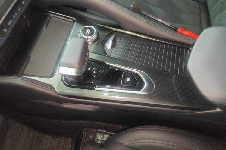 Used Geely Auto Monjaro L 2023 2.0TD High-Power Automatic Two-Wheel Drive Flagship Version Gear Lever