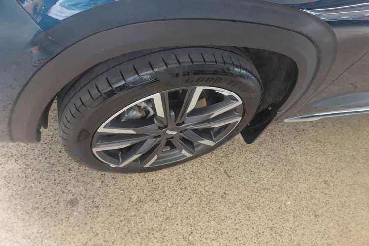 Used Geely Auto Monjaro L 2023 2.0TD High-Power Automatic Two-Wheel Drive Flagship Version Left Front Wheel Hub