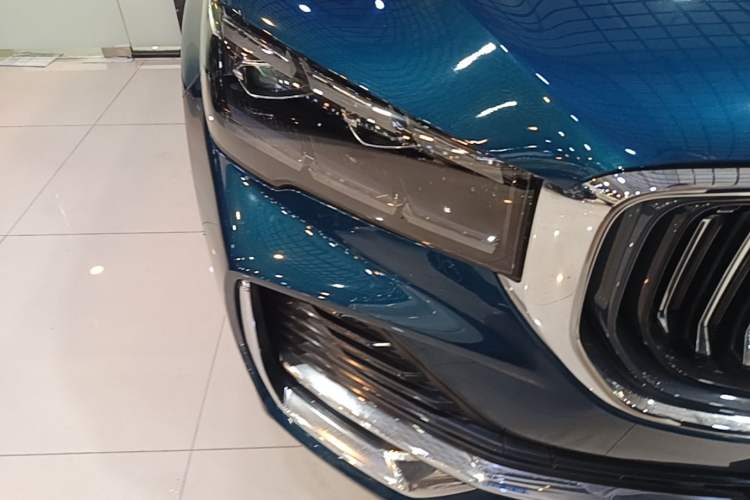 Used Geely Auto Monjaro L 2023 2.0TD High-Power Automatic Two-Wheel Drive Flagship Version Right Front Headlight