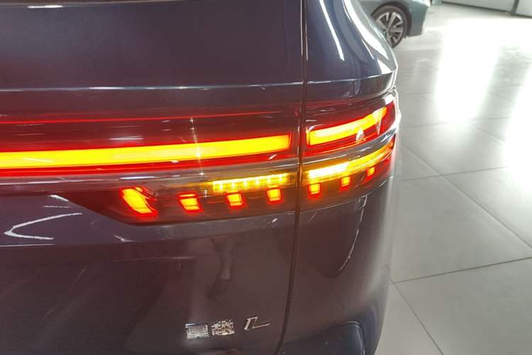 Used Geely Auto Monjaro L 2023 2.0TD High-Power Automatic Two-Wheel Drive Flagship Version Right Rear Taillight