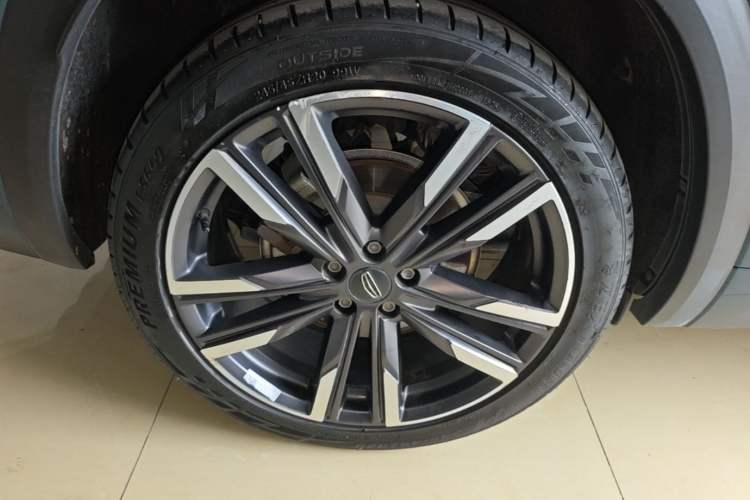 Used Geely Auto Monjaro L 2023 2.0TD High-Power Automatic Two-Wheel Drive Flagship Version Right Rear Wheel Hub