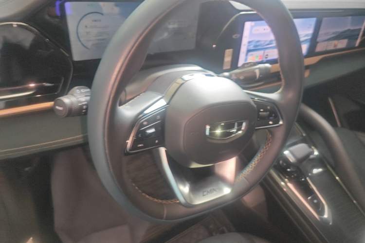 Used Geely Auto Monjaro L 2023 2.0TD High-Power Automatic Two-Wheel Drive Flagship Version Steering Wheel