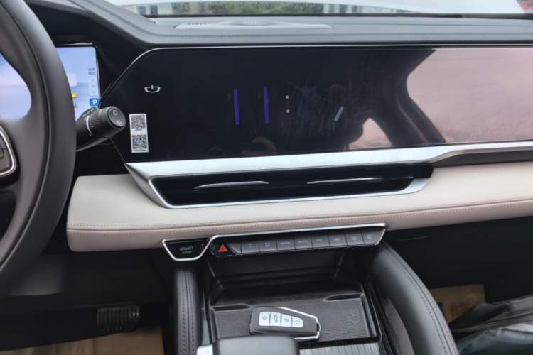 Used Geely Auto Monjaro L 2023 2.0TD High-Power Automatic Two-Wheel Drive Flagship Version Audio And AC Panel