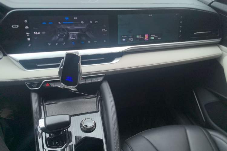 Used Geely Auto Monjaro L 2023 2.0TD High-Power Automatic Two-Wheel Drive Flagship Version Audio And AC Panel