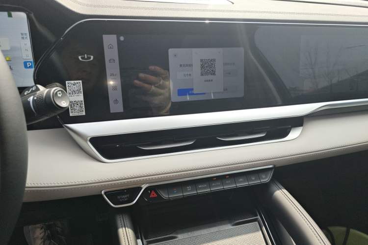Used Geely Auto Monjaro L 2023 2.0TD High-Power Automatic Two-Wheel Drive Flagship Version Audio And AC Panel