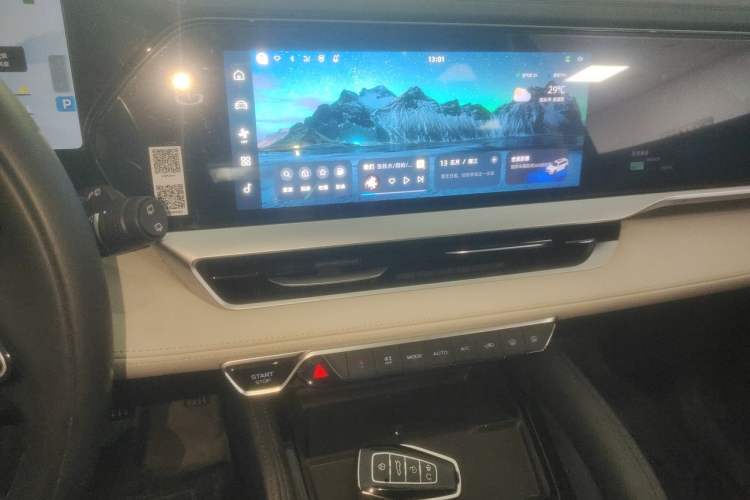 Used Geely Auto Monjaro L 2023 2.0TD High-Power Automatic Two-Wheel Drive Flagship Version Audio And AC Panel