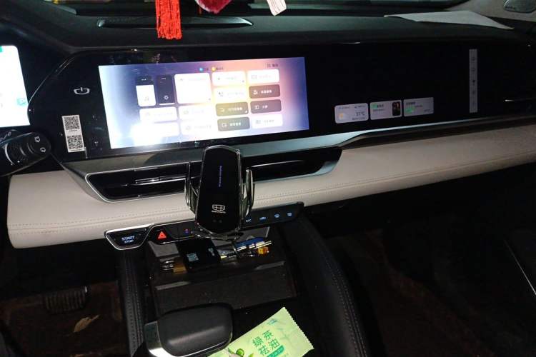 Used Geely Auto Monjaro L 2023 2.0TD High-Power Automatic Two-Wheel Drive Flagship Version Audio And AC Panel