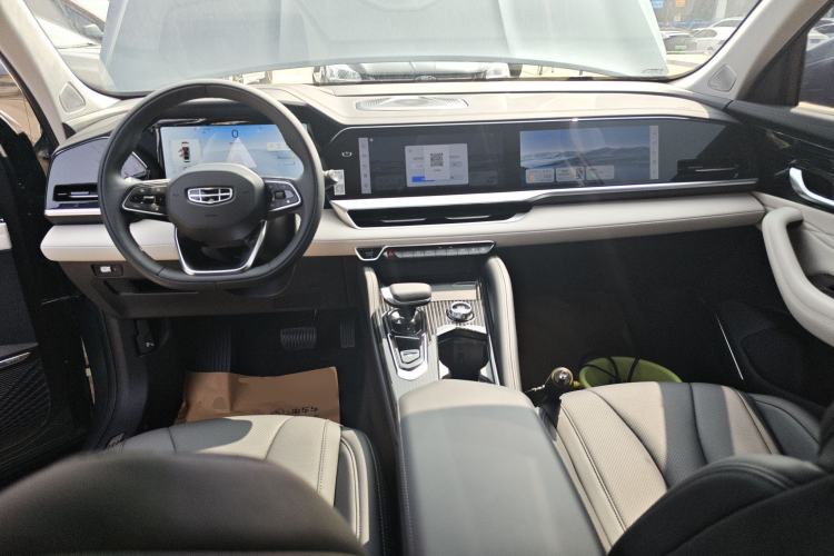 Used Geely Auto Monjaro L 2023 2.0TD High-Power Automatic Two-Wheel Drive Flagship Version Center Console