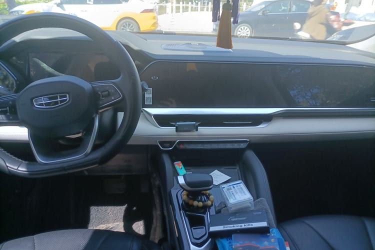 Used Geely Auto Monjaro L 2023 2.0TD High-Power Automatic Two-Wheel Drive Flagship Version Center Console