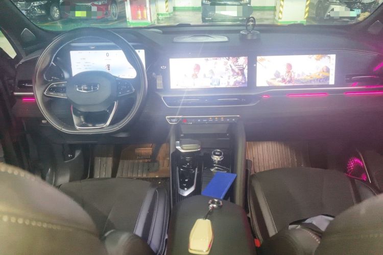 Used Geely Auto Monjaro L 2023 2.0TD High-Power Automatic Two-Wheel Drive Flagship Version Center Console