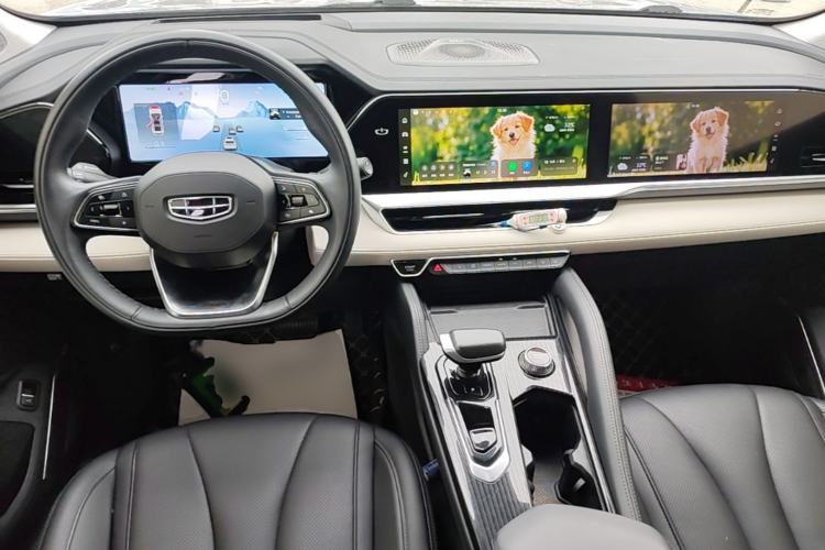 Used Geely Auto Monjaro L 2023 2.0TD High-Power Automatic Two-Wheel Drive Flagship Version Center Console