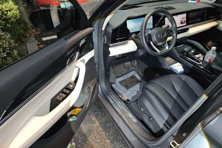 Used Geely Auto Monjaro L 2023 2.0TD High-Power Automatic Two-Wheel Drive Flagship Version Driver Seat