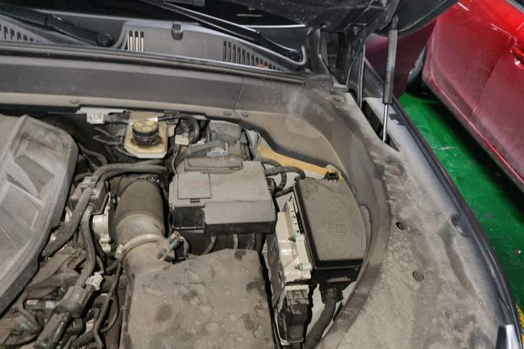 Used Geely Auto Monjaro L 2023 2.0TD High-Power Automatic Two-Wheel Drive Flagship Version Engine Bay Left