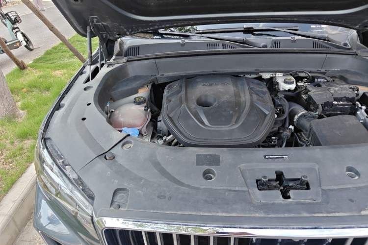 Used Geely Auto Monjaro L 2023 2.0TD High-Power Automatic Two-Wheel Drive Flagship Version Engine Bay Right