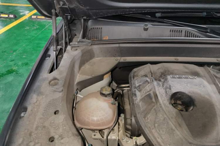 Used Geely Auto Monjaro L 2023 2.0TD High-Power Automatic Two-Wheel Drive Flagship Version Engine Bay Right