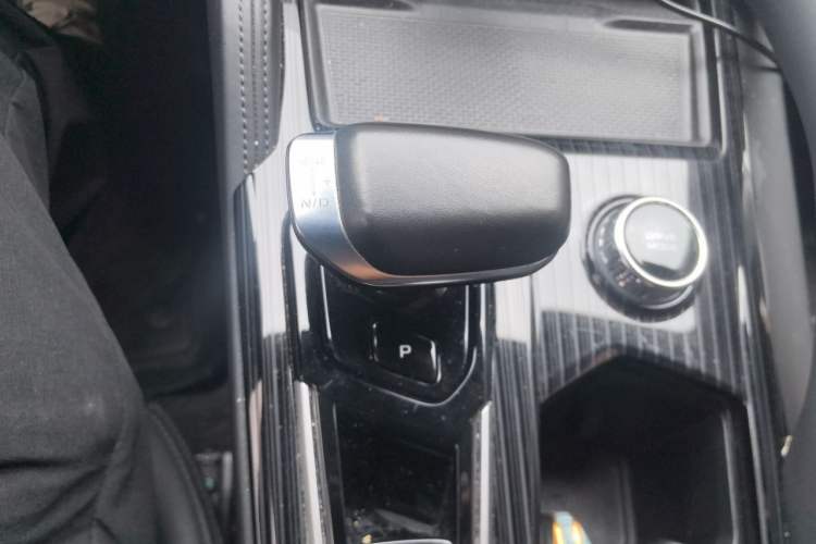 Used Geely Auto Monjaro L 2023 2.0TD High-Power Automatic Two-Wheel Drive Flagship Version Gear Lever