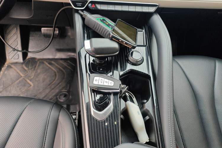 Used Geely Auto Monjaro L 2023 2.0TD High-Power Automatic Two-Wheel Drive Flagship Version Gear Lever