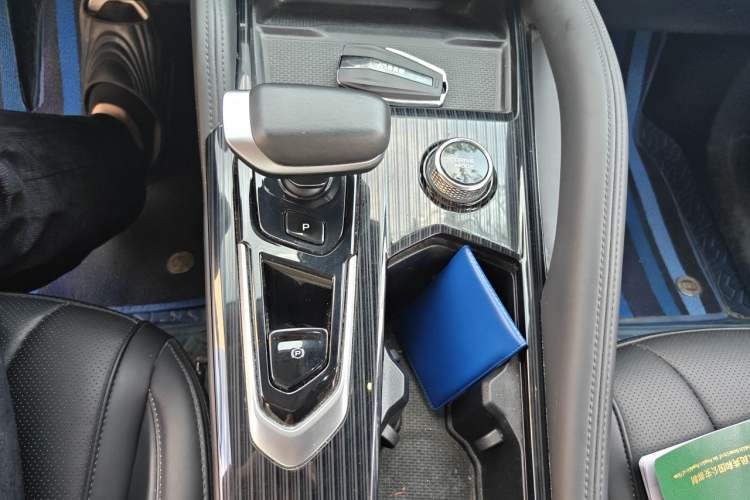 Used Geely Auto Monjaro L 2023 2.0TD High-Power Automatic Two-Wheel Drive Flagship Version Gear Lever