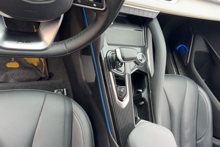 Used Geely Auto Monjaro L 2023 2.0TD High-Power Automatic Two-Wheel Drive Flagship Version Gear Lever