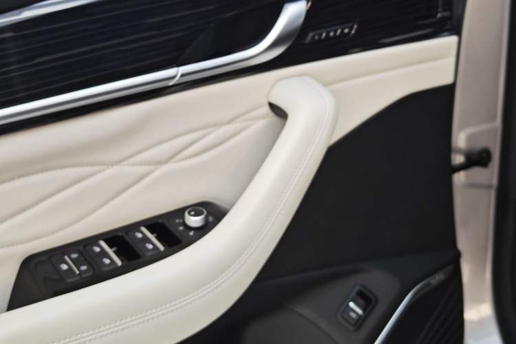 Used Geely Auto Monjaro L 2023 2.0TD High-Power Automatic Two-Wheel Drive Flagship Version Interior 11